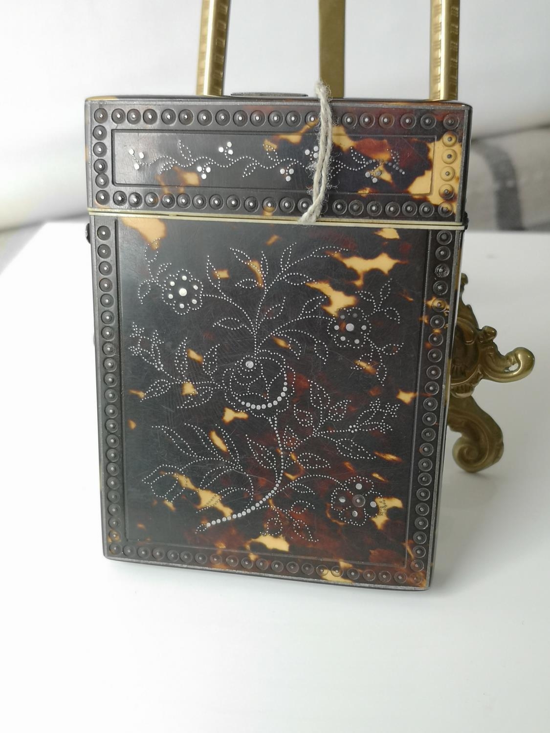 A nice example of a 19th century turtle shell card case detailed with silver pin floral design - Image 3 of 6