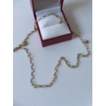A 9ct gold belcher necklace [length 48cm] [3.39g]