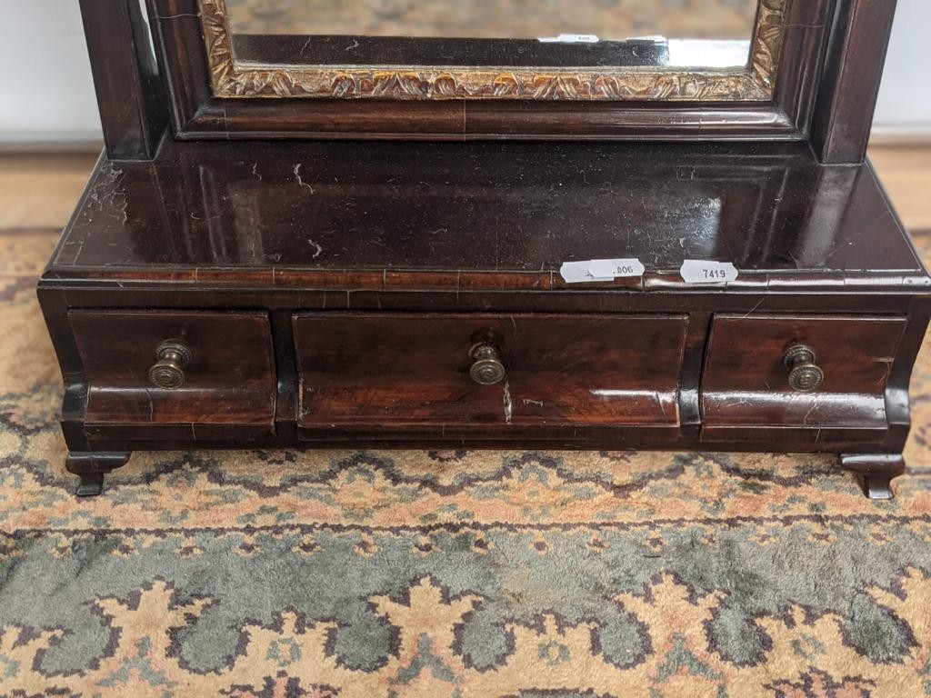 A bold design regency antique adjustable dressing table mirror, with decorative gilt molding, upon a - Image 3 of 7