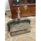 An antique cast iron book press (ceased) [38x33x31cm]