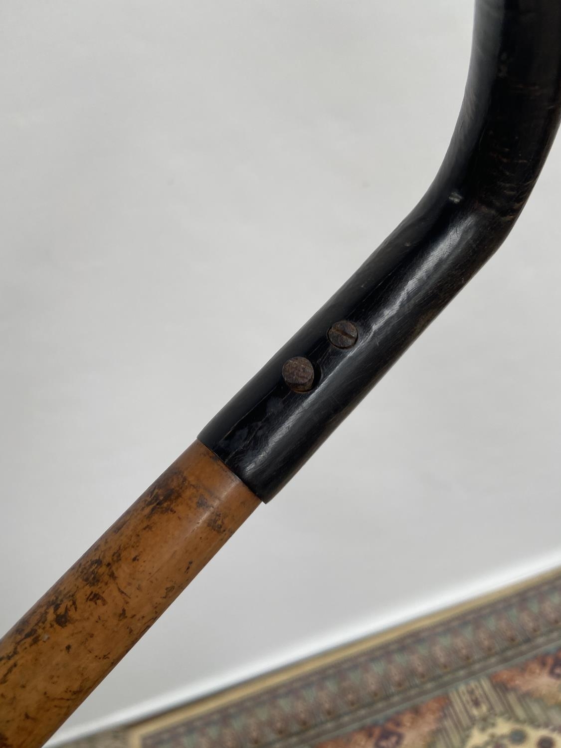 An antique walking cane pistol, designed with a bone handle and bamboo shaft [length, 90cm] - Image 4 of 5