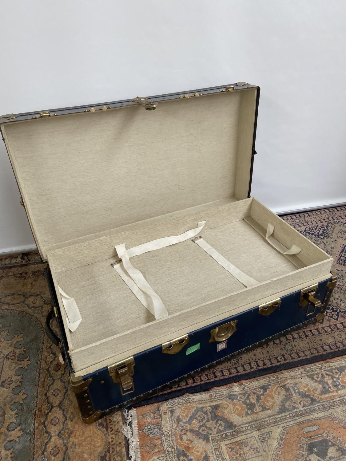 A WW2 Military travel trunk produced by Watajoy London. Comes with interior drawer and original - Image 4 of 10