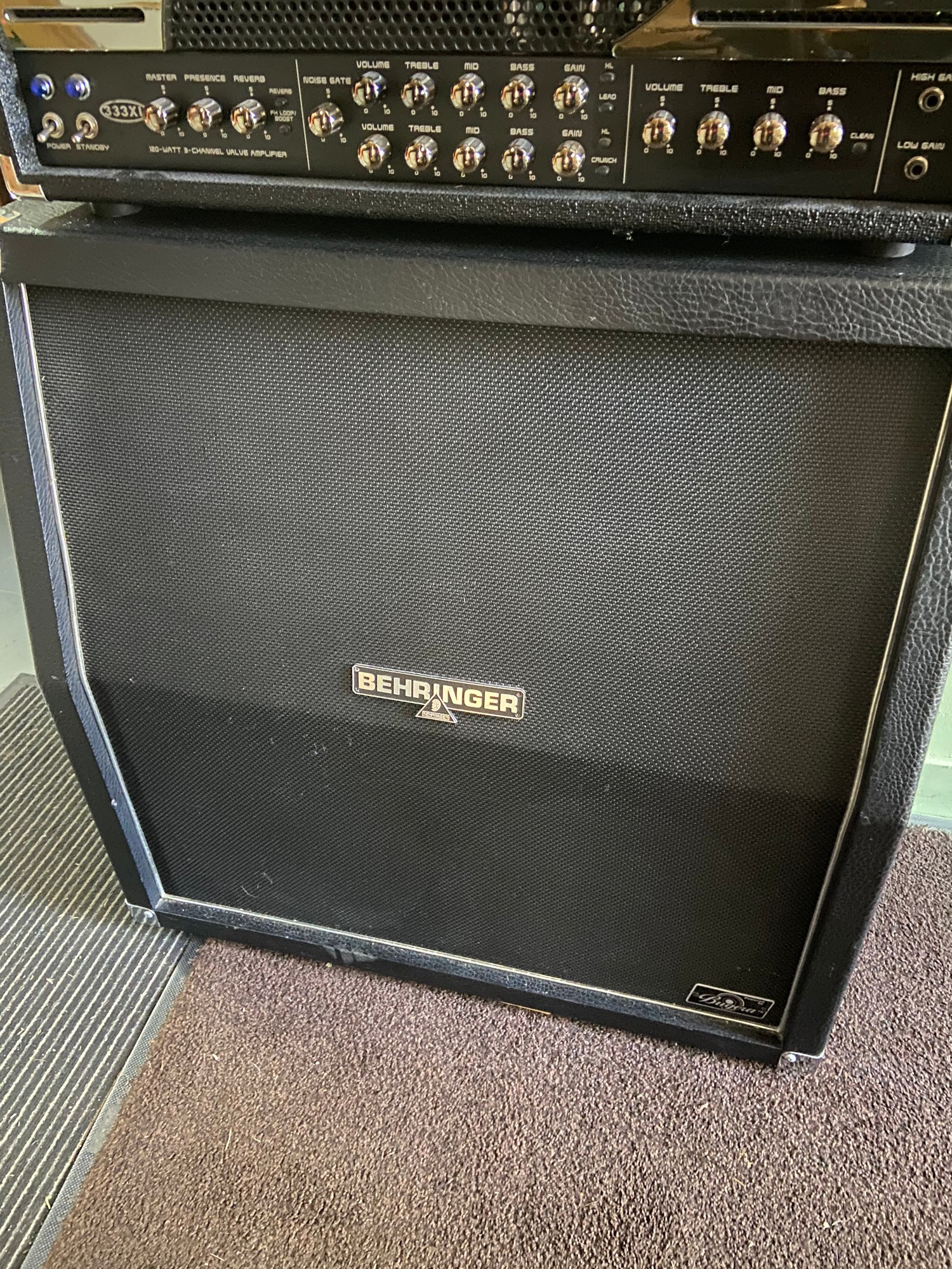 A Bugera 333XL Amplifier together with Behringer speaker box. Both in a working condition. - Image 4 of 5