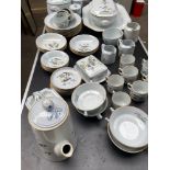 A Large collection of Spode 'Y4973 Queen's Bird' tea/ coffee/ dinner service.