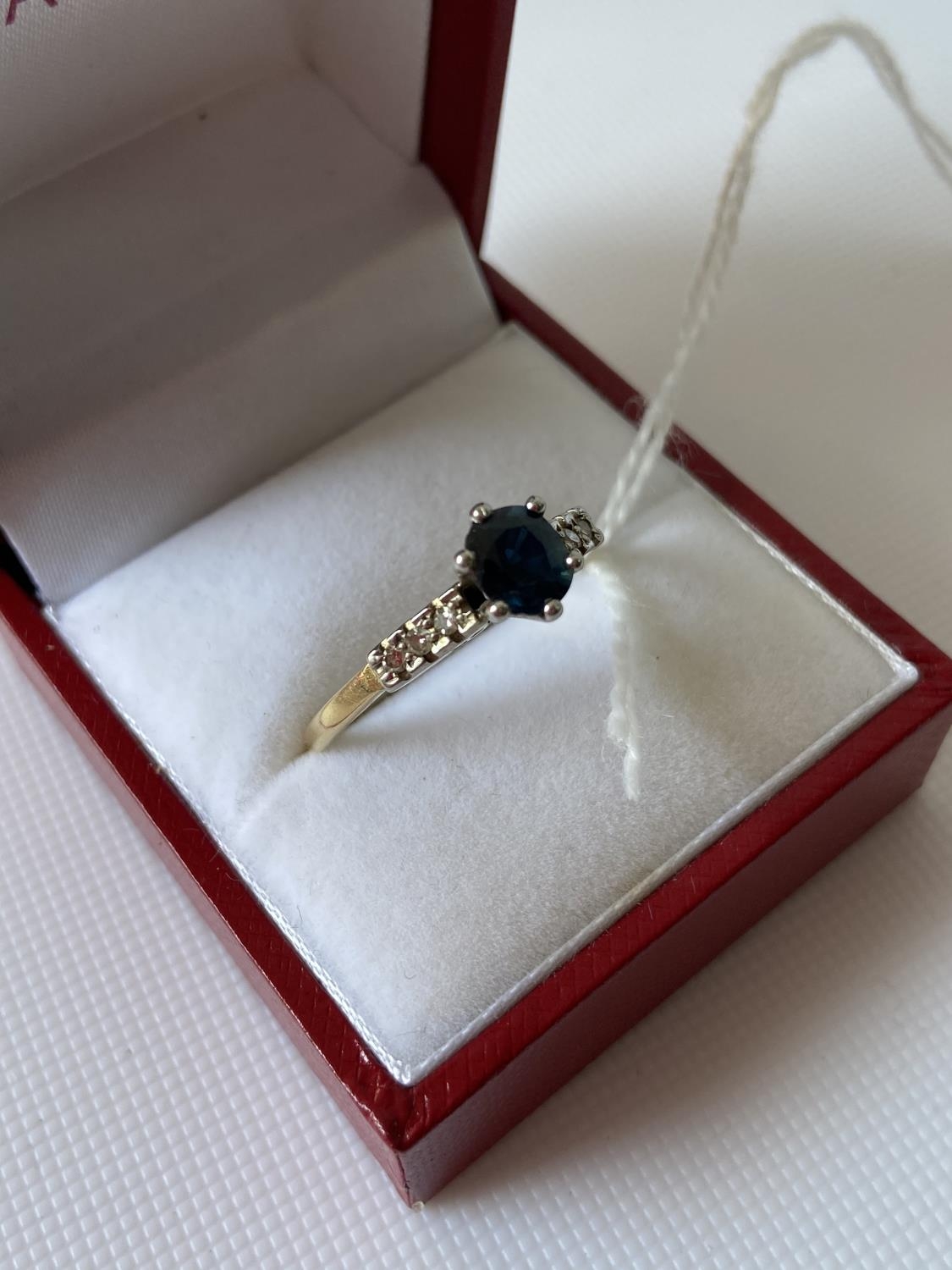 An 18ct gold sapphire and 6 diamond stone ring [size S] [2.59g] - Image 6 of 8