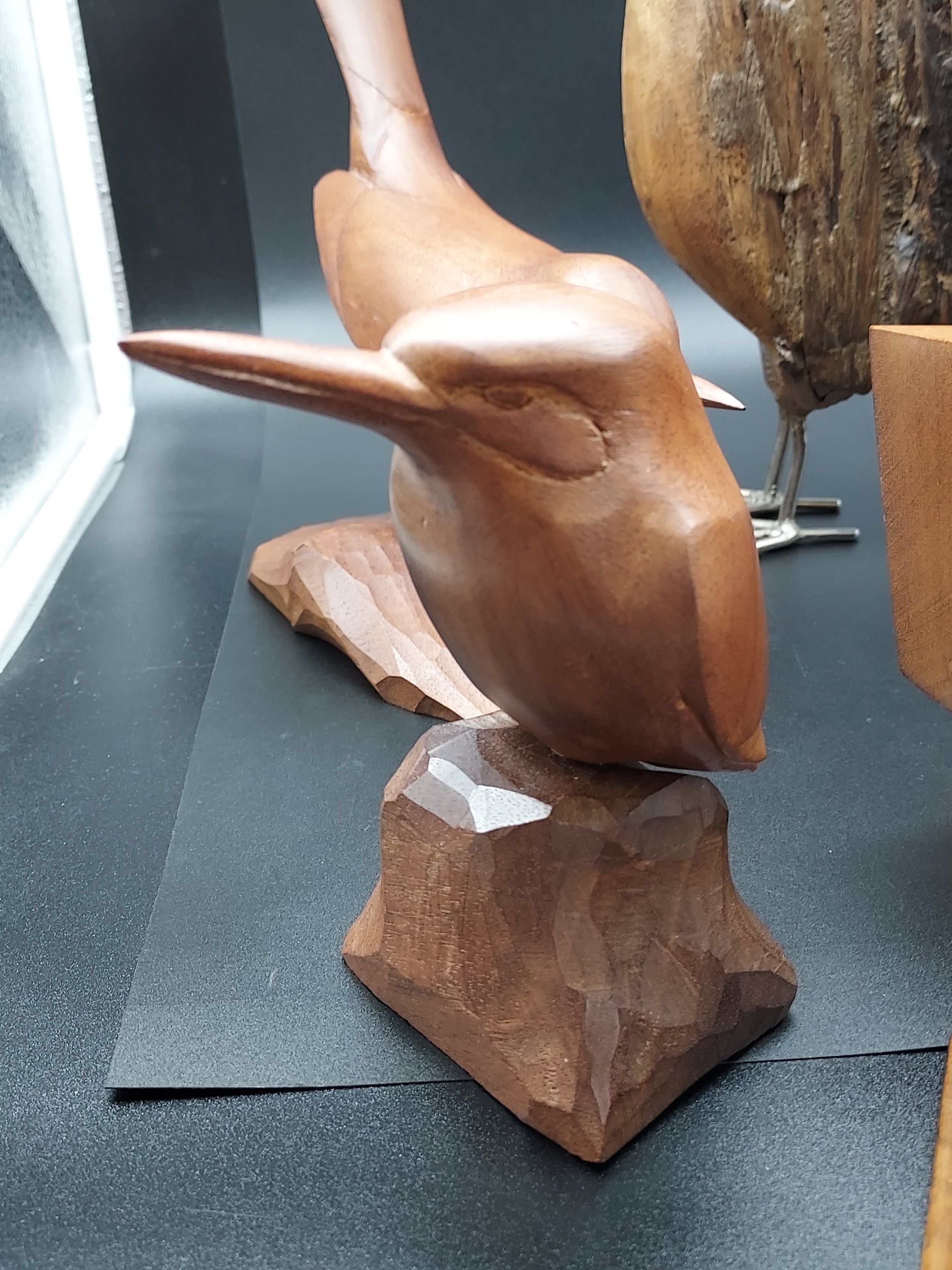 A Selection of bird sculptures to include mid century bird sculpture, Two carved birds produced by - Image 3 of 6