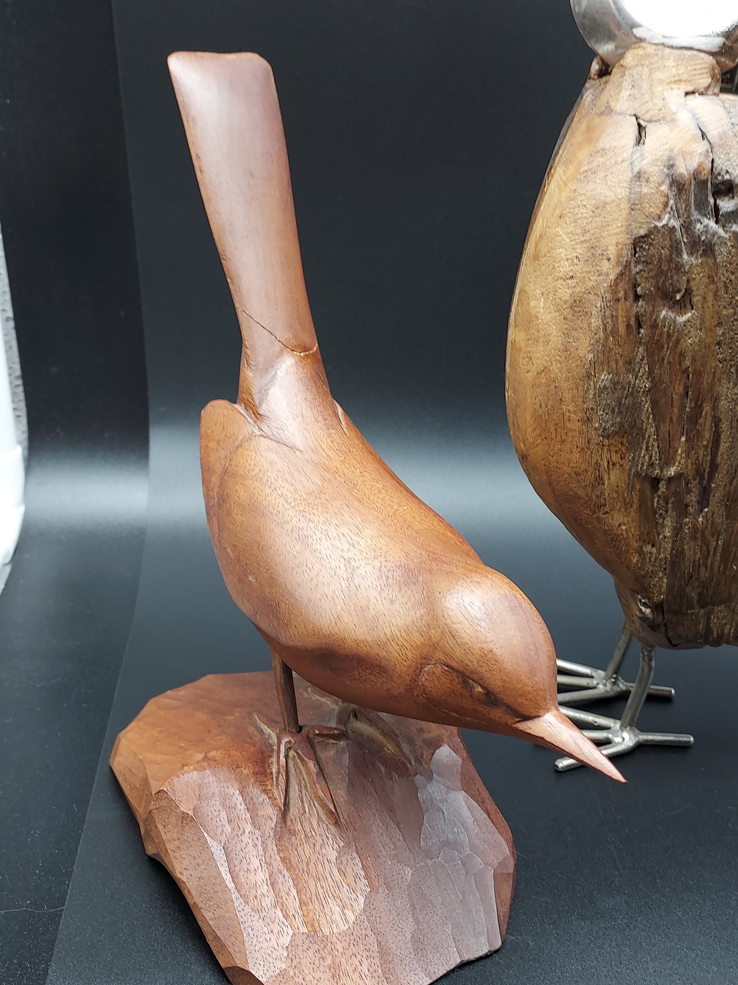 A Selection of bird sculptures to include mid century bird sculpture, Two carved birds produced by - Image 5 of 6