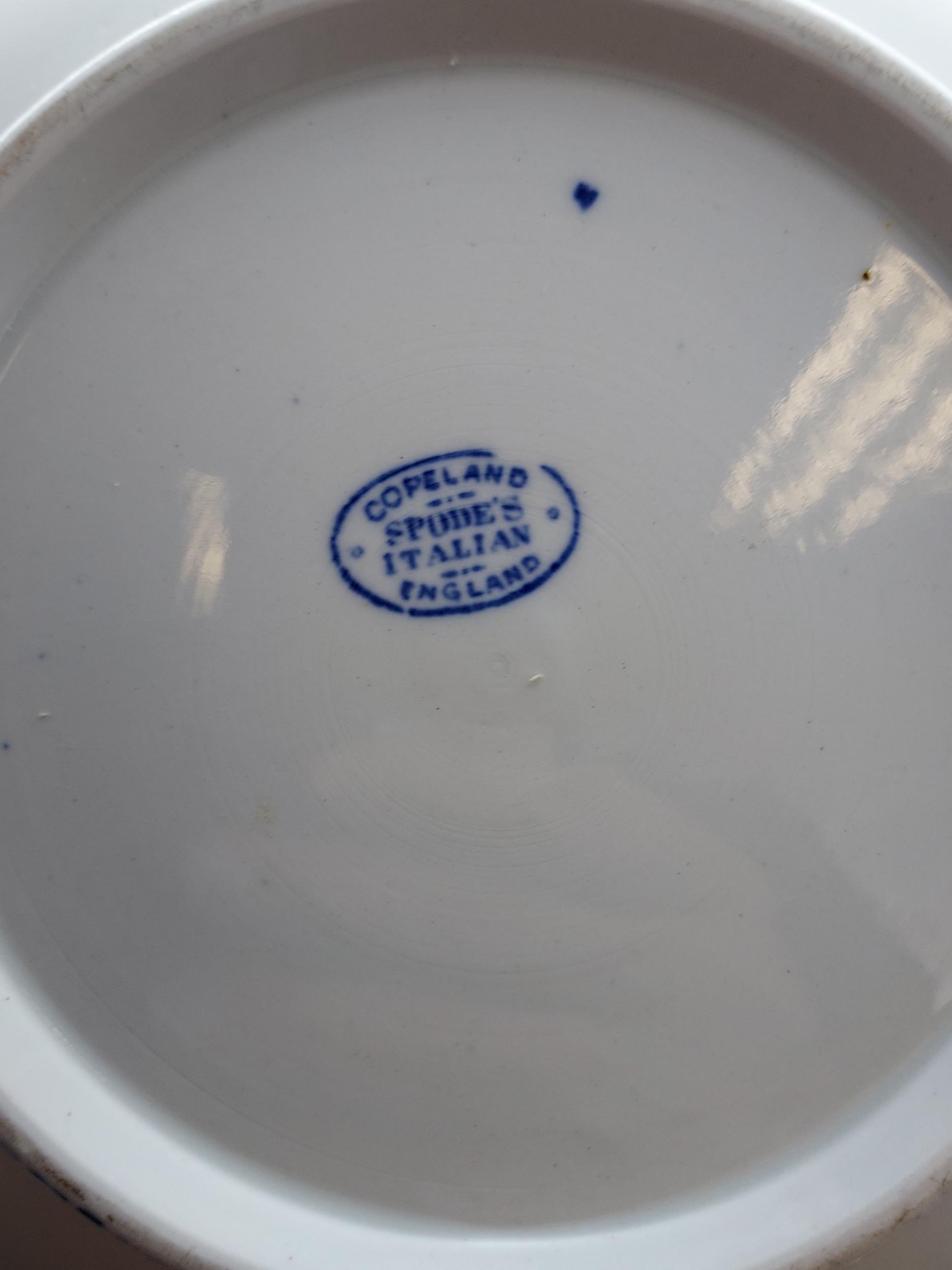 Two 18th century Worcester Blue & White bowls and copeland spode blue and white bowl - Image 7 of 7