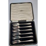 A Boxed set of 6 Sheffield silver desert forks. Produced by Cooper Brothers & Sons Ltd