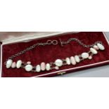 A Nice example of a ladies 925 silver and pearl necklace. [mother of pearl] [46cm in length]