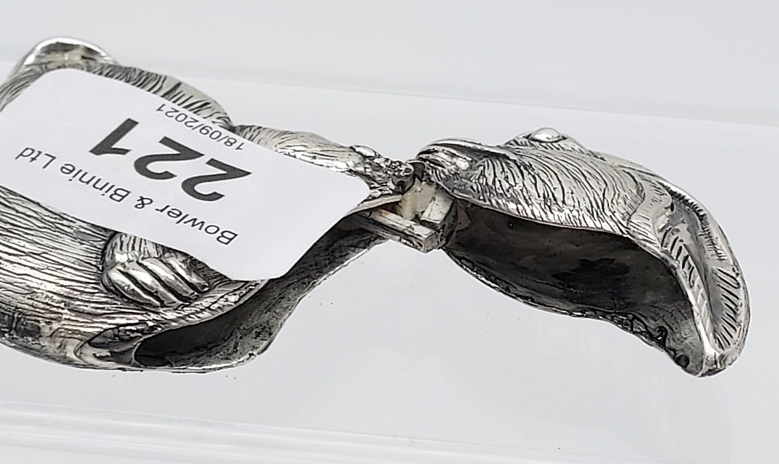 A silver plated vest case in the form of a rat [56.44g] - Image 4 of 4