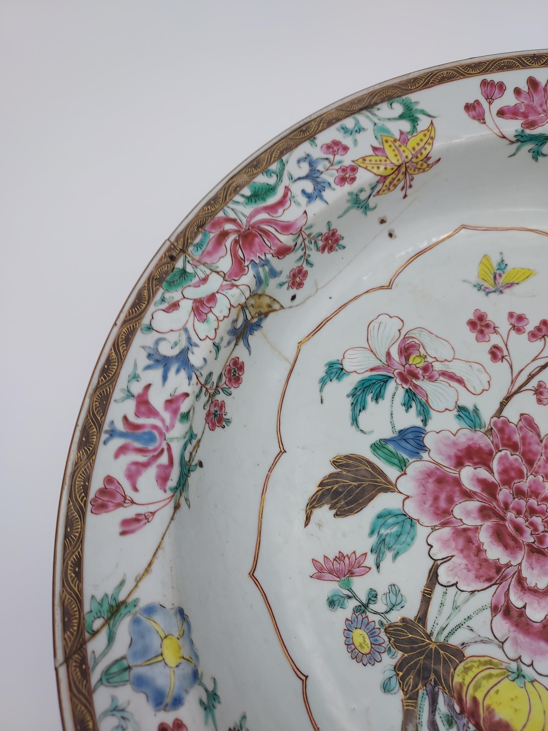 A Large 19th century Japanese wall charger. Detailed with various flowers and Butterflies. [As - Image 3 of 10