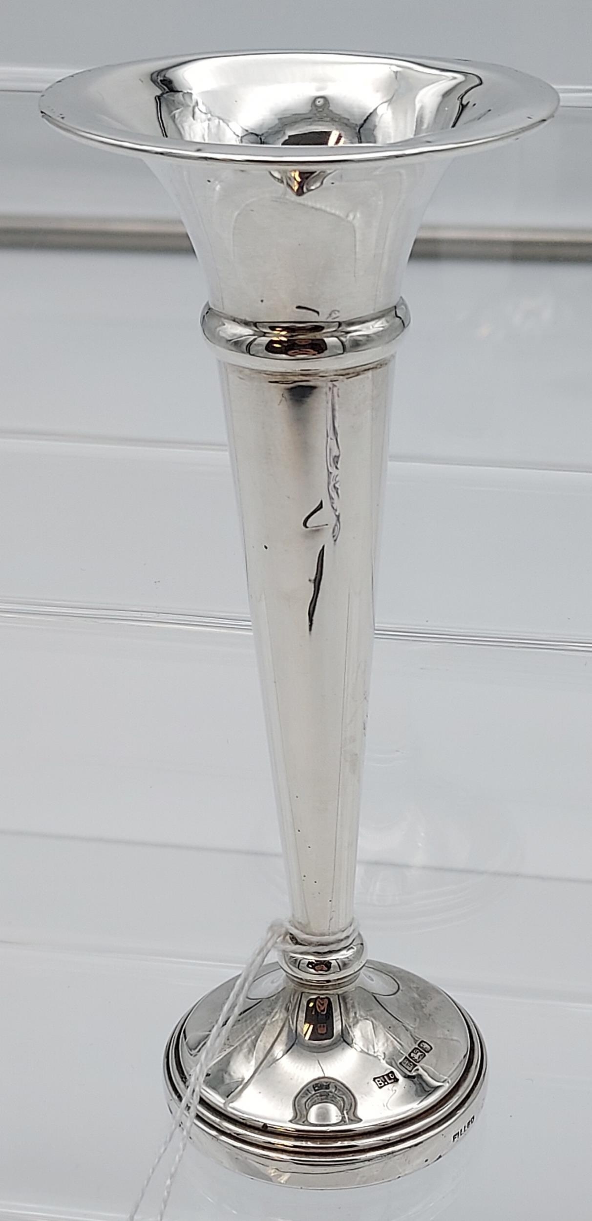A Birmingham silver fluted vase. [14.5cm in height][57.06grams- weighted] - Image 7 of 8