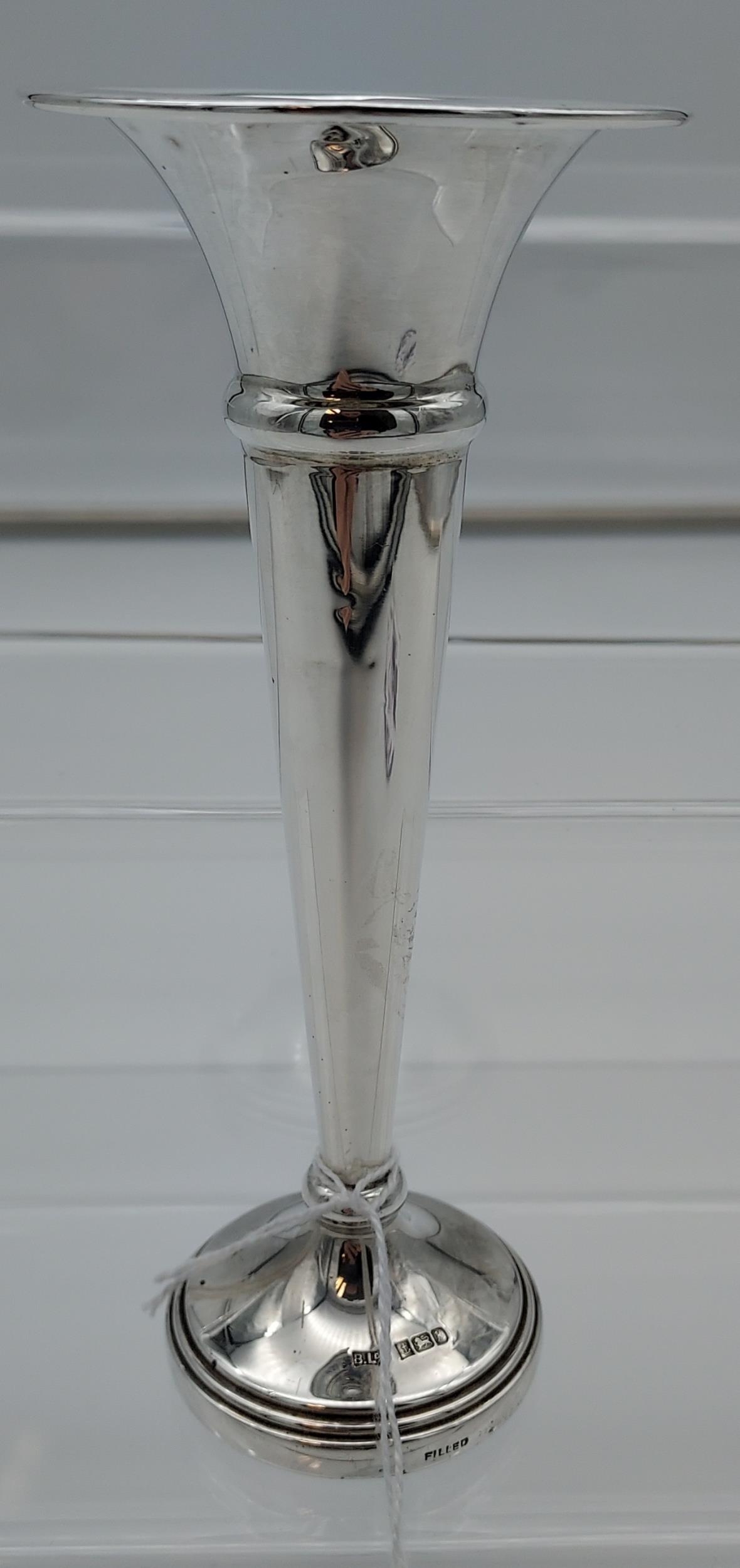A Birmingham silver fluted vase. [14.5cm in height][57.06grams- weighted] - Image 3 of 8