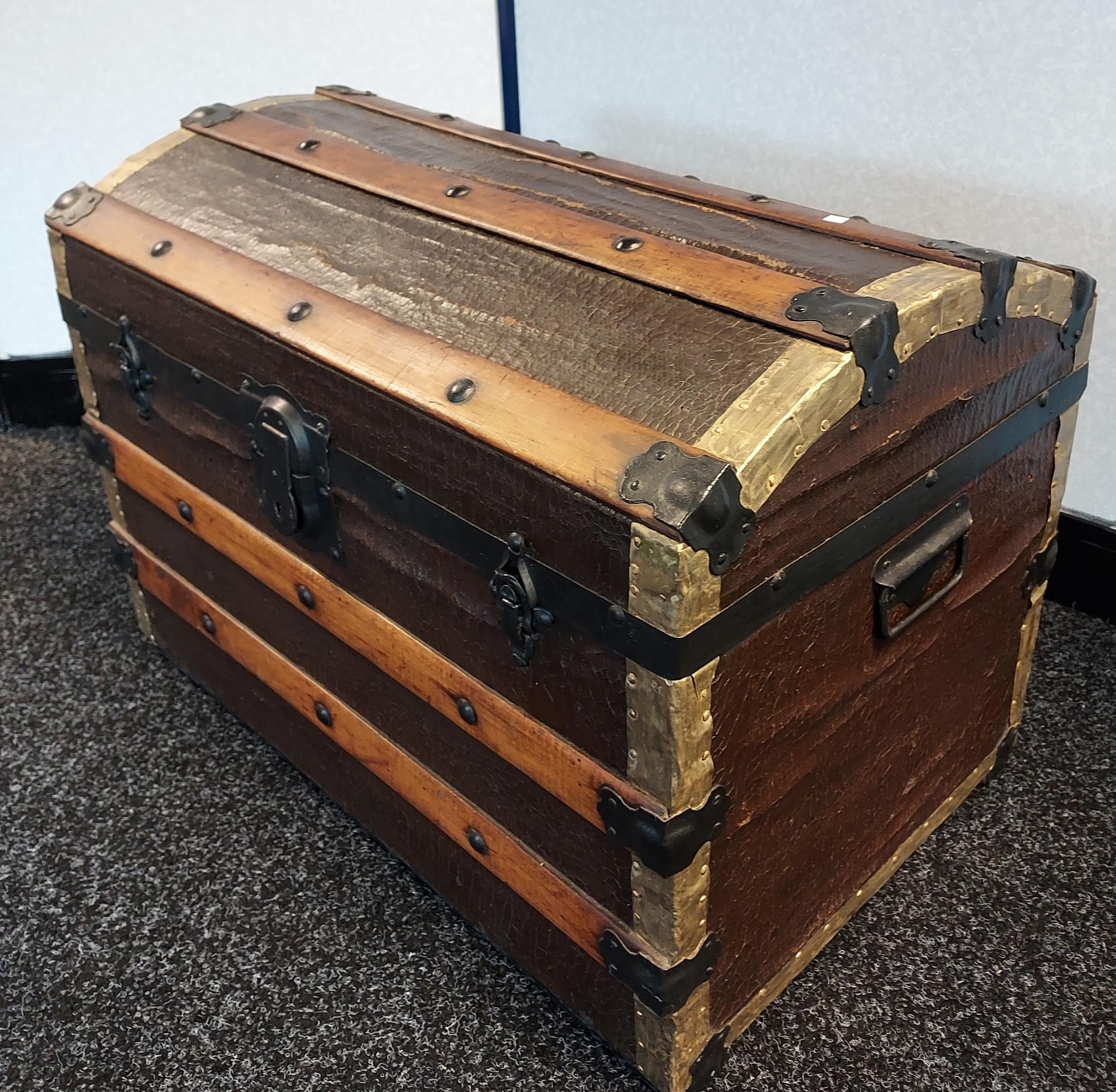 Antique Wooden bound steamer trunk. [53x68x43cm] - Image 2 of 3
