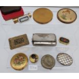 A Collection of vintage ladies compacts