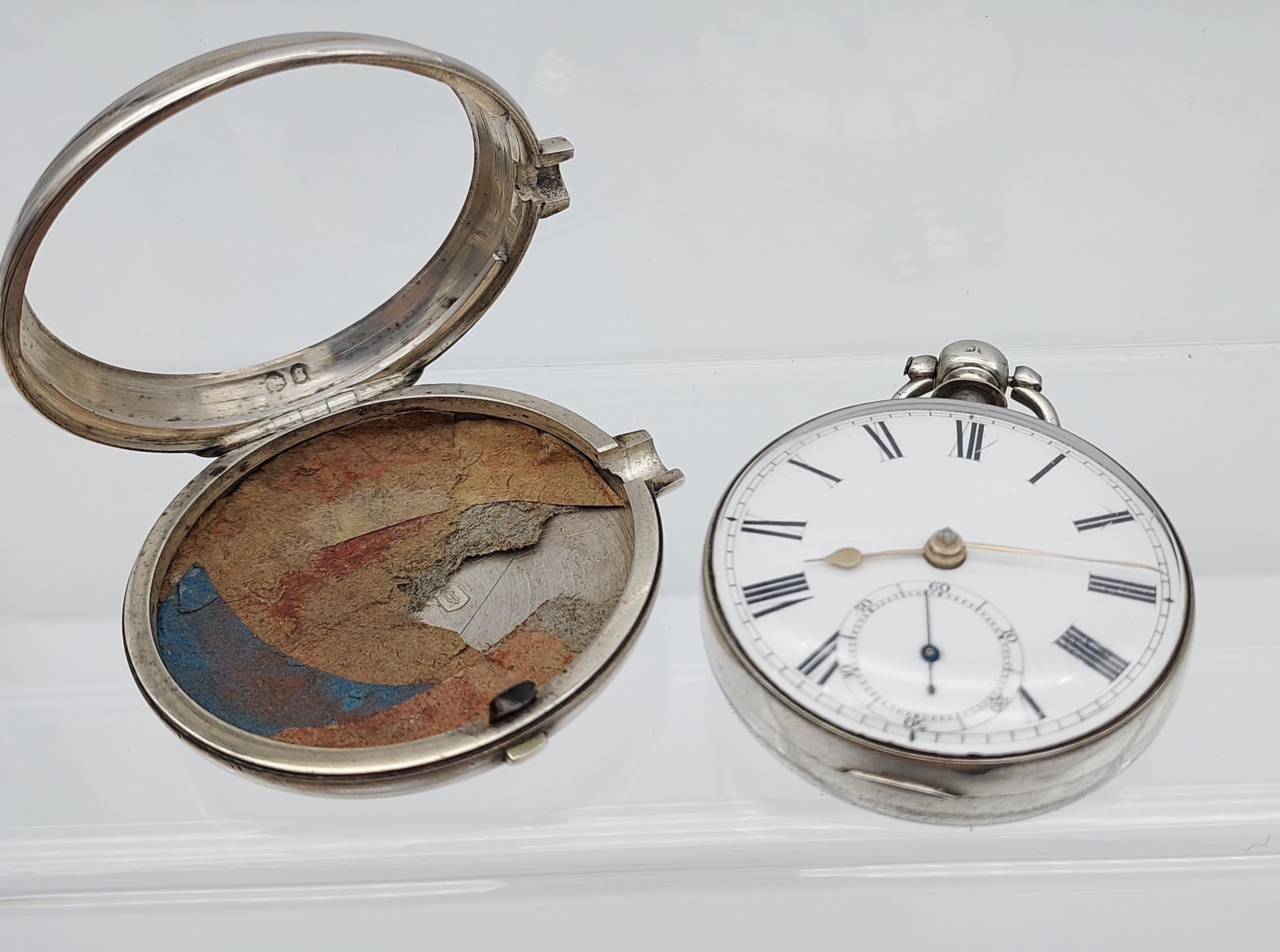 Antique London silver cased pocket watch produced by P. Bryson & Son, Dalkeith, 8977. Comes with a - Image 4 of 6