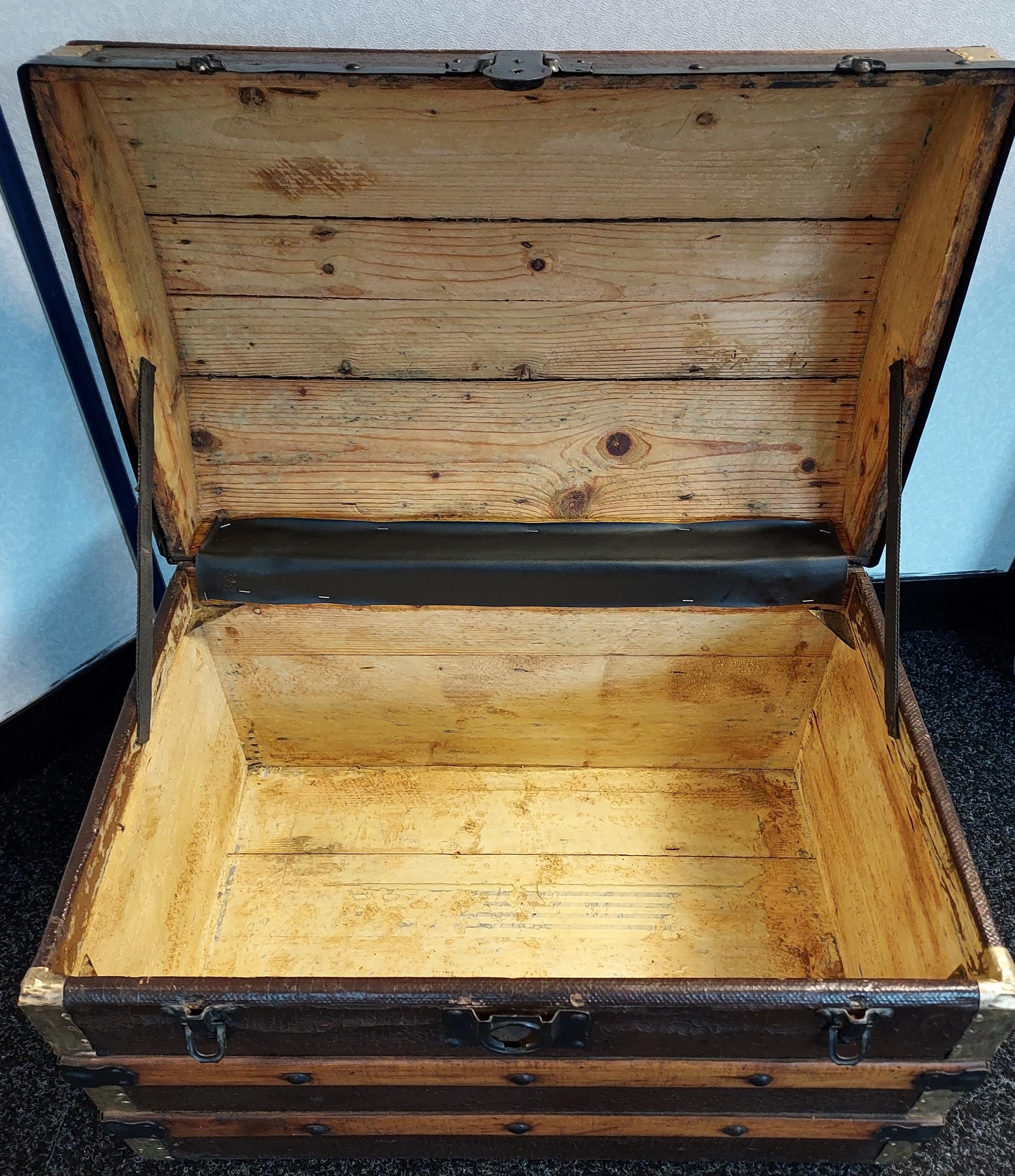 Antique Wooden bound steamer trunk. [53x68x43cm] - Image 3 of 3