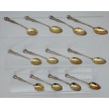 A set of 12 Chester silver tea spoons within a fitted case. [162grams]