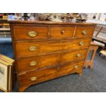 Georgian chest, three short drawers above three graduating long drawers, supported on bracket