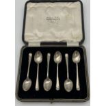 A Boxed set of 6 Sheffield silver tea spoons.