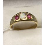 Antique 18ct gold single opal and ruby stone ring. [6.23grams] [Ring size]