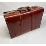 A Vintage selected imported English Topgrain Cowhide travel bag. Designed with interior section