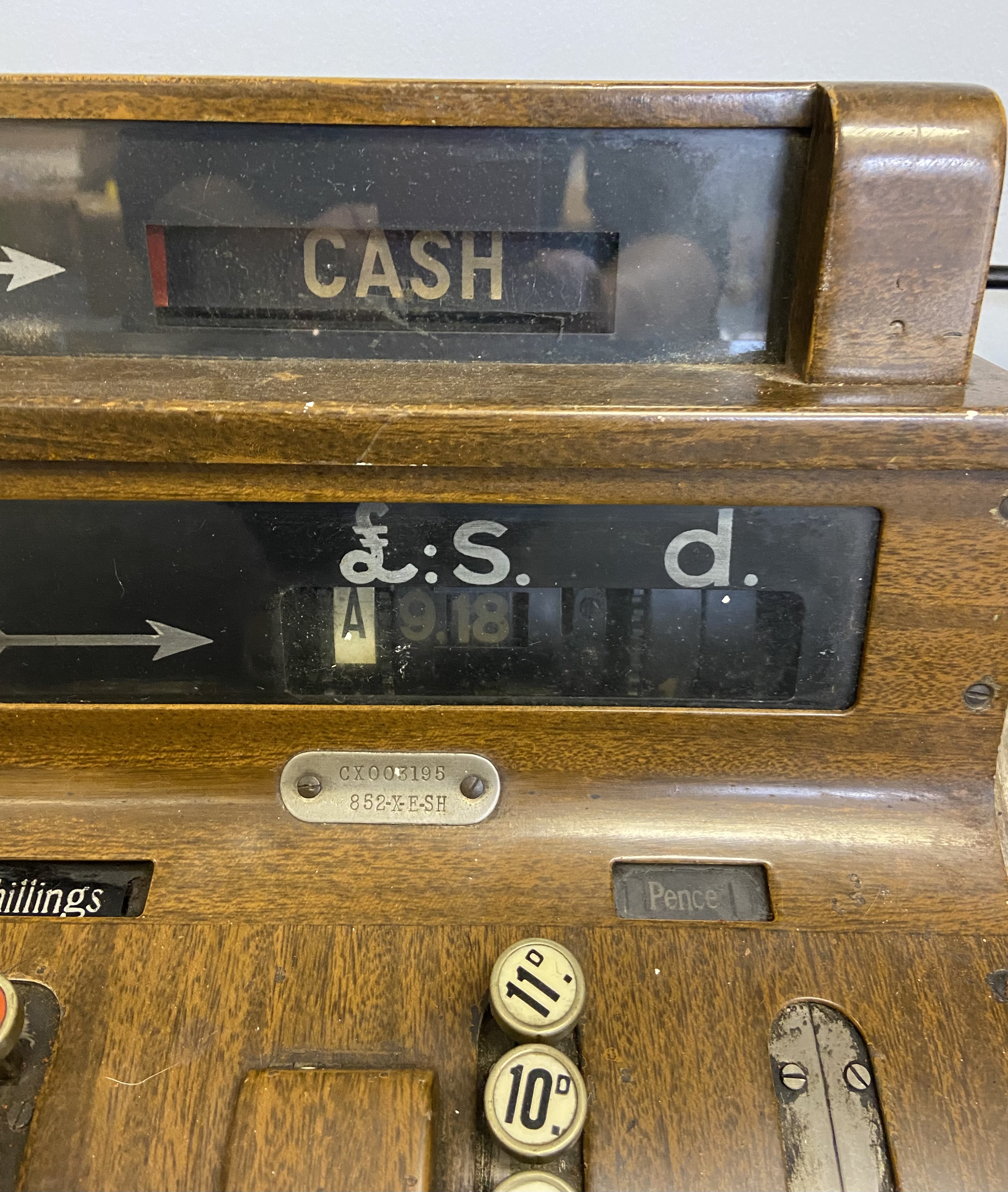 A 1940's 50's cash till/ register. - Image 2 of 5