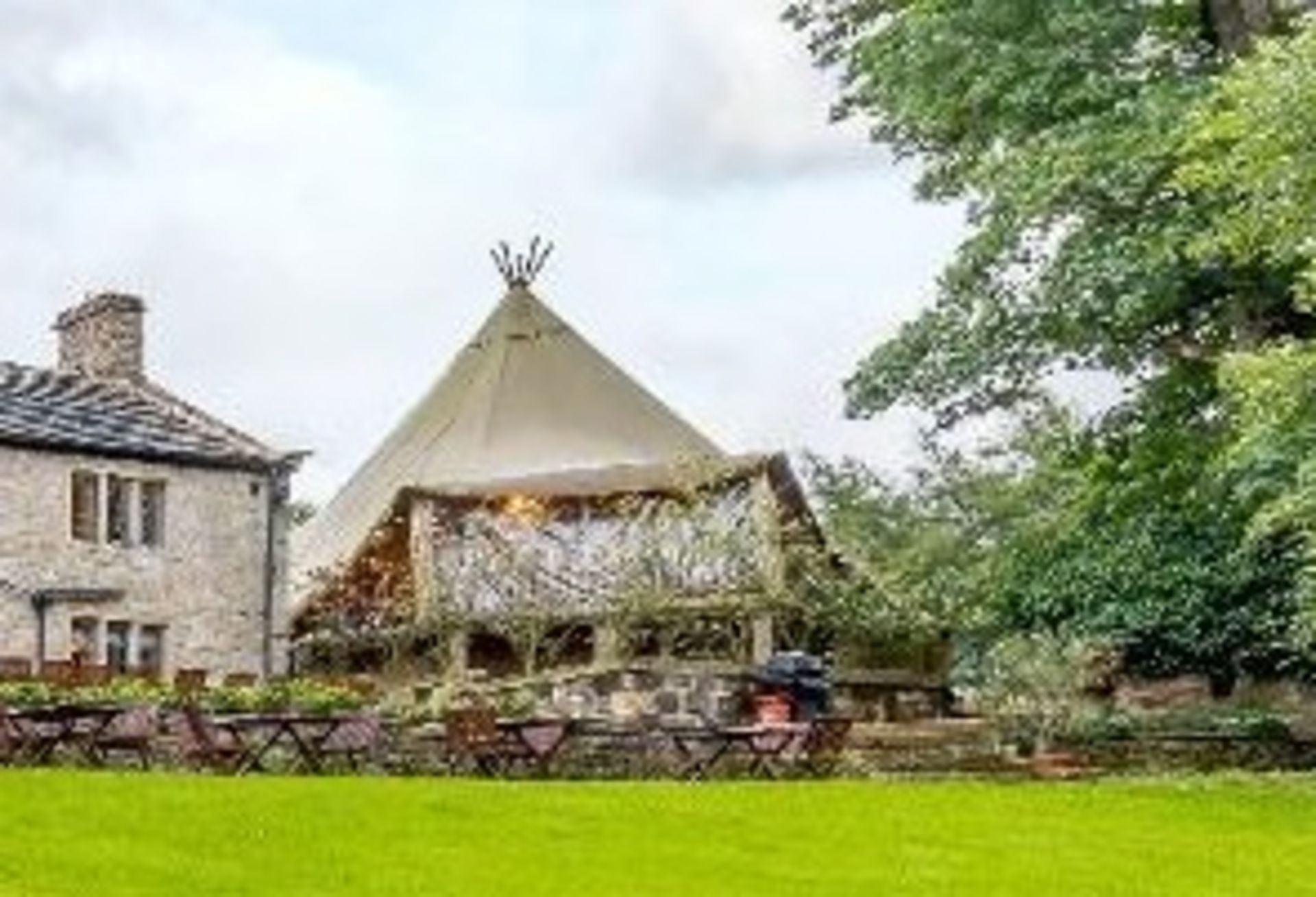 2 x (2017) Big Hat Tipi with Linking Kit and Panoramic Window Feature - Image 2 of 8