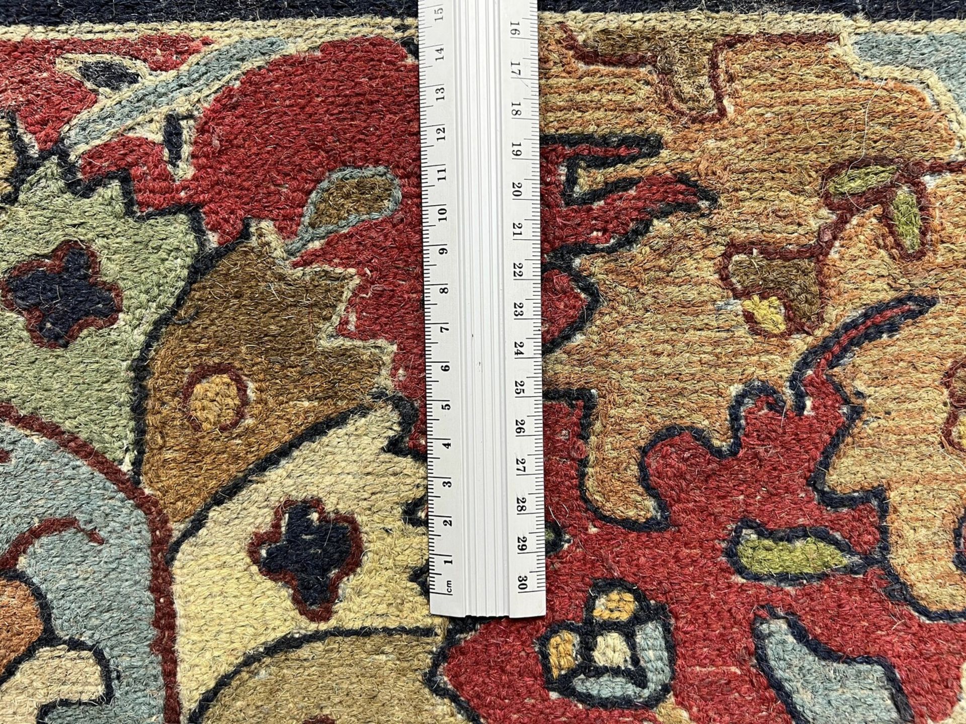 Großer roter floraler Teppich, Halbmond-Teppiche, Deutschland - Bild 6 aus 7