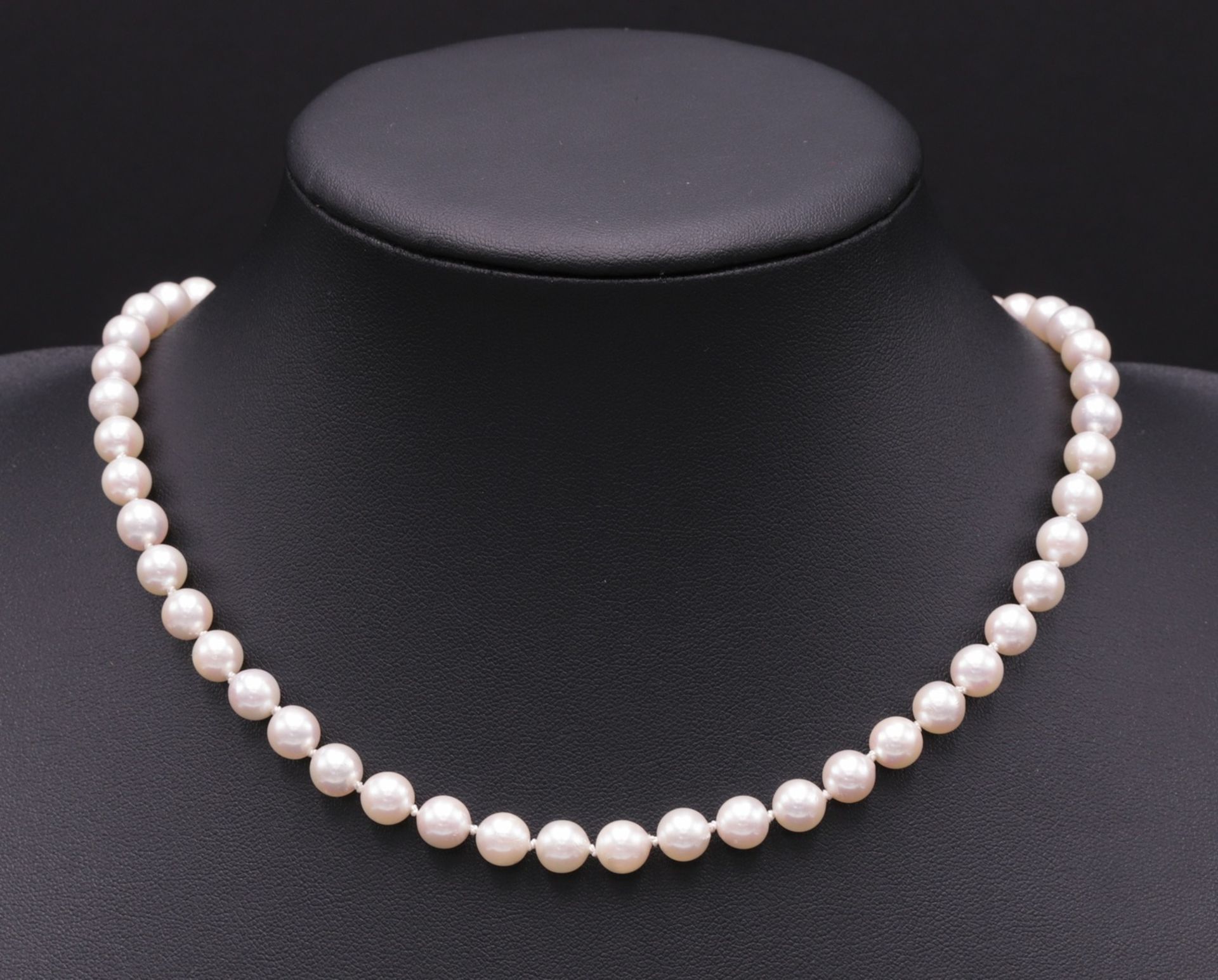 Perlenkette mit Brillanten besetzter Goldschließe - Bild 3 aus 4