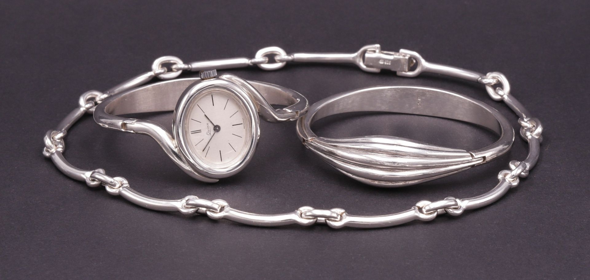 Schmuckset aus Kette, Armband und Uhr