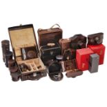 Super Lot an Leica-Taschen, -Köchern, -Plexidosen und -Kartons1) 9 Bereitschaftstaschen, darunter