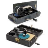 2 Reisegrammophone1) "Thorens Excelda", ab 1935, kleines Schweizer Grammophon in Form einer