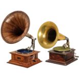 2 Trichtergrammophone1) Grammophon mit Messingtrichter, unbezeichnet, Plattenteller Ø 25 cm, "