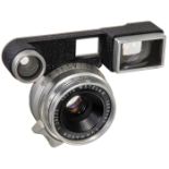 Summaron 2,8/35 mm für Leica M3, um 1960Leitz, Wetzlar. Nr. 1677109 mit fest montiertem