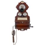 Wandtelephon M1903 von W. Gurtl, Berlin, ab 1903 Nußbaumgehäuse, Nr. 58656, geprägt mit Krone und