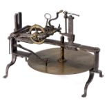 Uhrmacher-Zahnradfräsmaschine, um 1770 Messing und Schmiedeeisen, Durchmesser der Teilscheibe 38,5