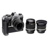 3 Nikkor-Objektive von Nikon Nikon, Japan. 1) Nikkor 2,8/24 mm, Nr. 790358, AI-Anschluß, Glas