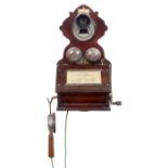 Wandtelephon Stf. M. 04 von Gurtl, Berlin, ab 1904 Nußbaumgehäuse, Nr. 81817, geprägt mit Krone