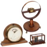 3 wissenschaftliche Instrumente, um 1900 1) Tangential-Galvanometer, sehr großes Modell,