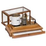 Französischer Barograph von Jules Richard,um 1895 Nußbaumgehäuse mit Schublade im Sockel, 5 Seiten