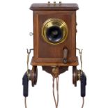 Wandtelephon von Krüger, um 1900 R. Krüger, Berlin. Nußbaumgehäuse Nr. 19138, Mikrophon von R. Stock