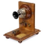 Demonstrationsmodell eines frühen Kohlen-körner-Mikrophons, um 1900 Mit Vorwiderstand und