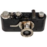 Leica I (Modell A), um 1930 Leitz, Wetzlar. Nr. 33454, mit Händlergravur auf Sucher "Lutz,