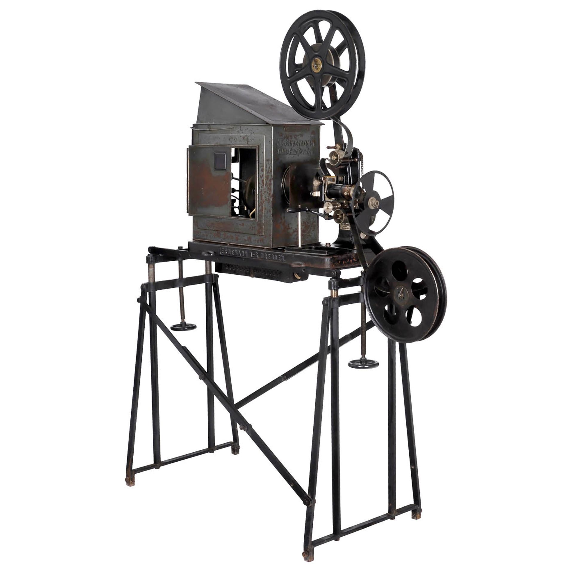 Ernemann Kinoprojektor III, um 1906 Ernemann, Dresden. Kino-Theater-Maschine für 35mm-Film auf - Bild 3 aus 3