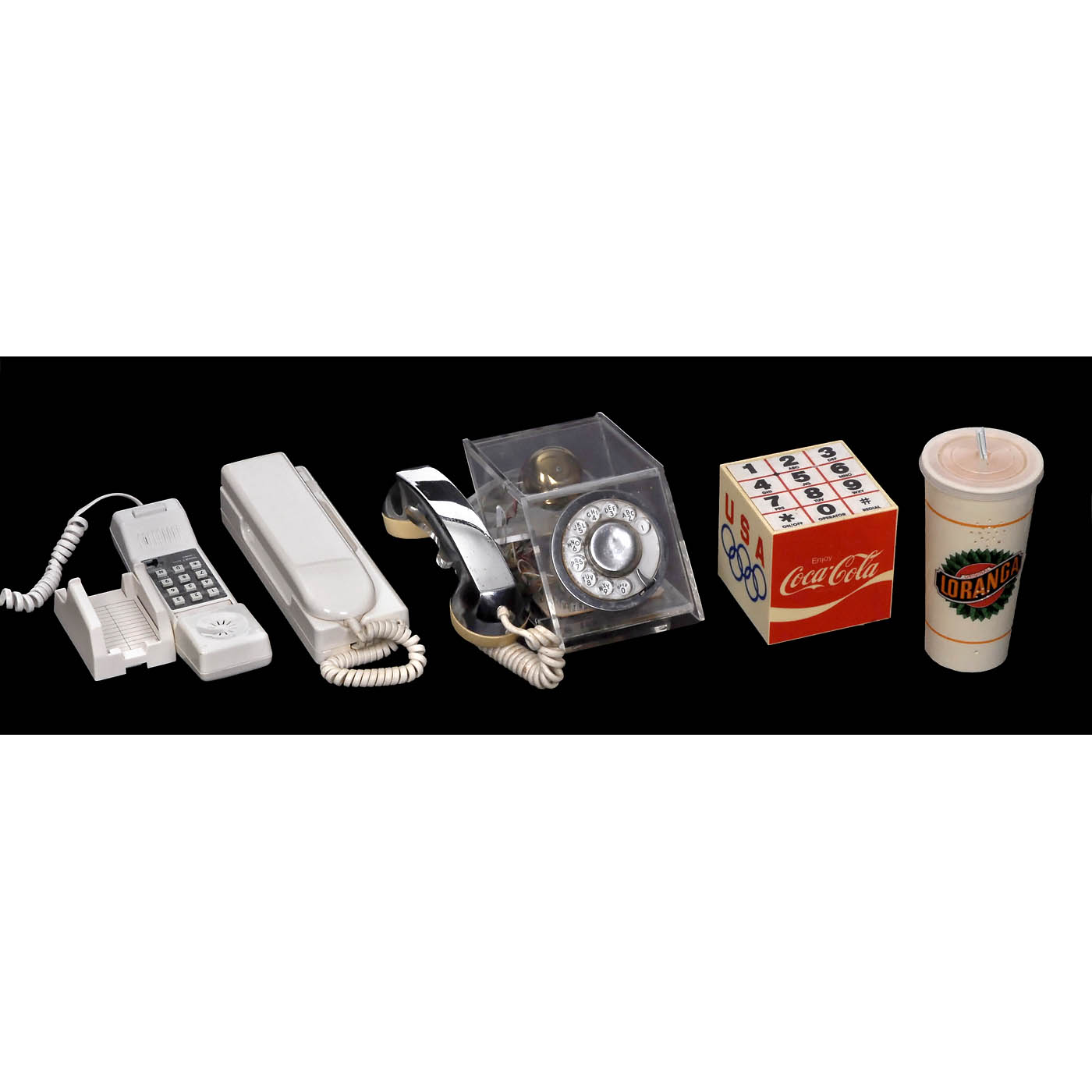 12 ungewöhnliche Telephone, um 1970-90 1) 2 x Western Electric, Donut Telephone, mit Tastatur, 1 x - Image 4 of 4