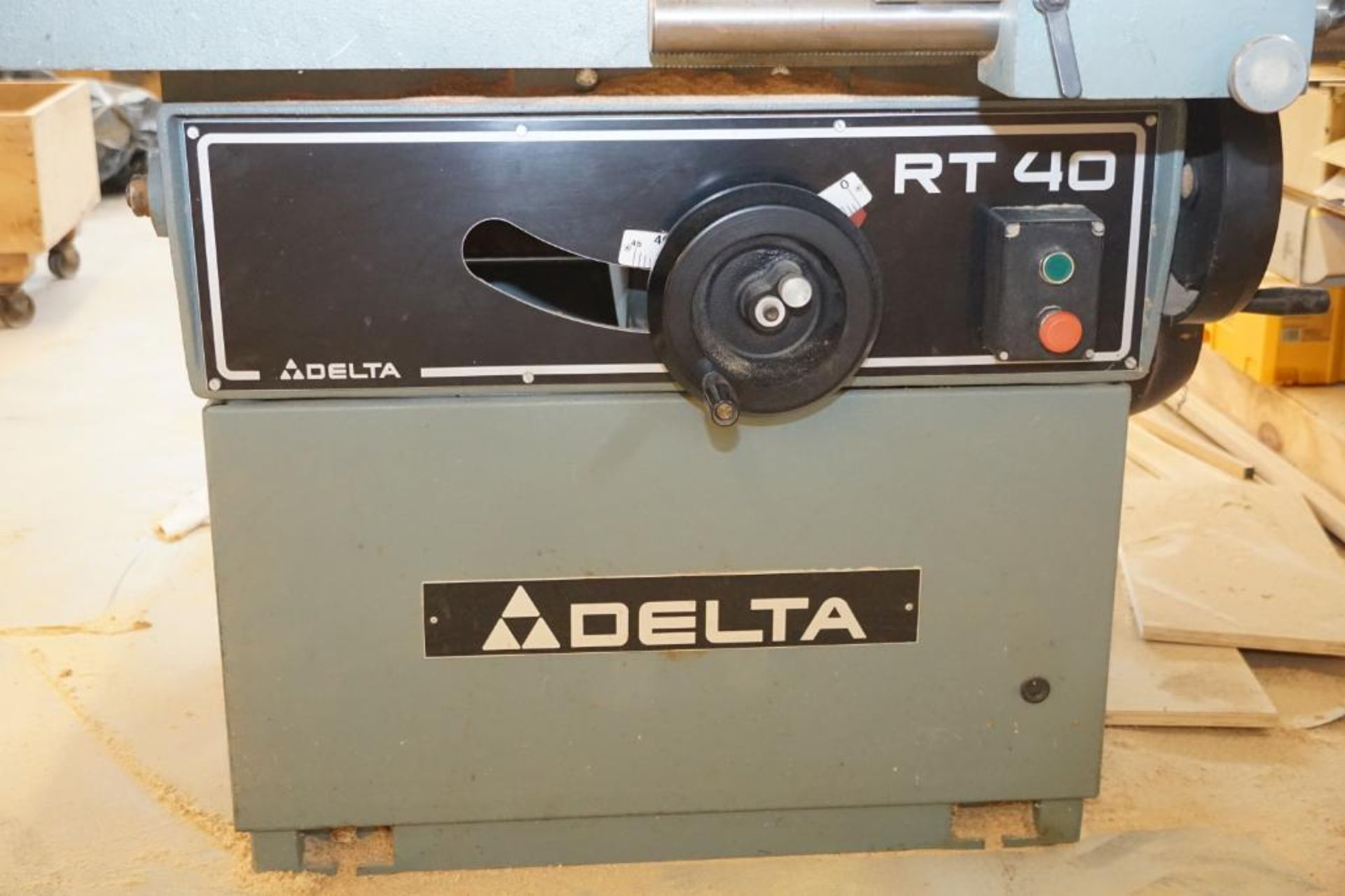 Delta RT40 14 in. Tilting Arbor Saw - Image 5 of 11