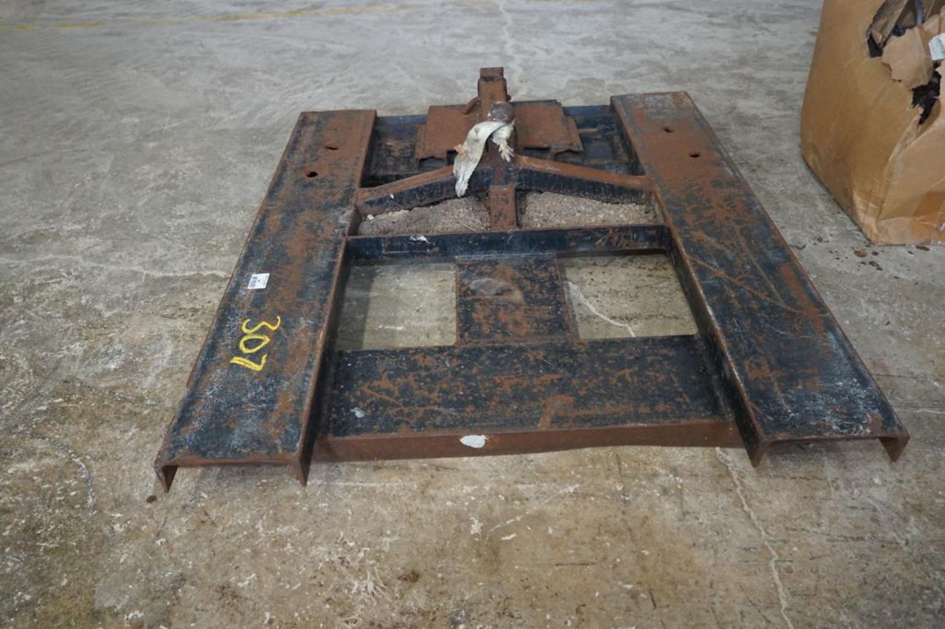 Trailer Hitch for Forklift - Image 3 of 3