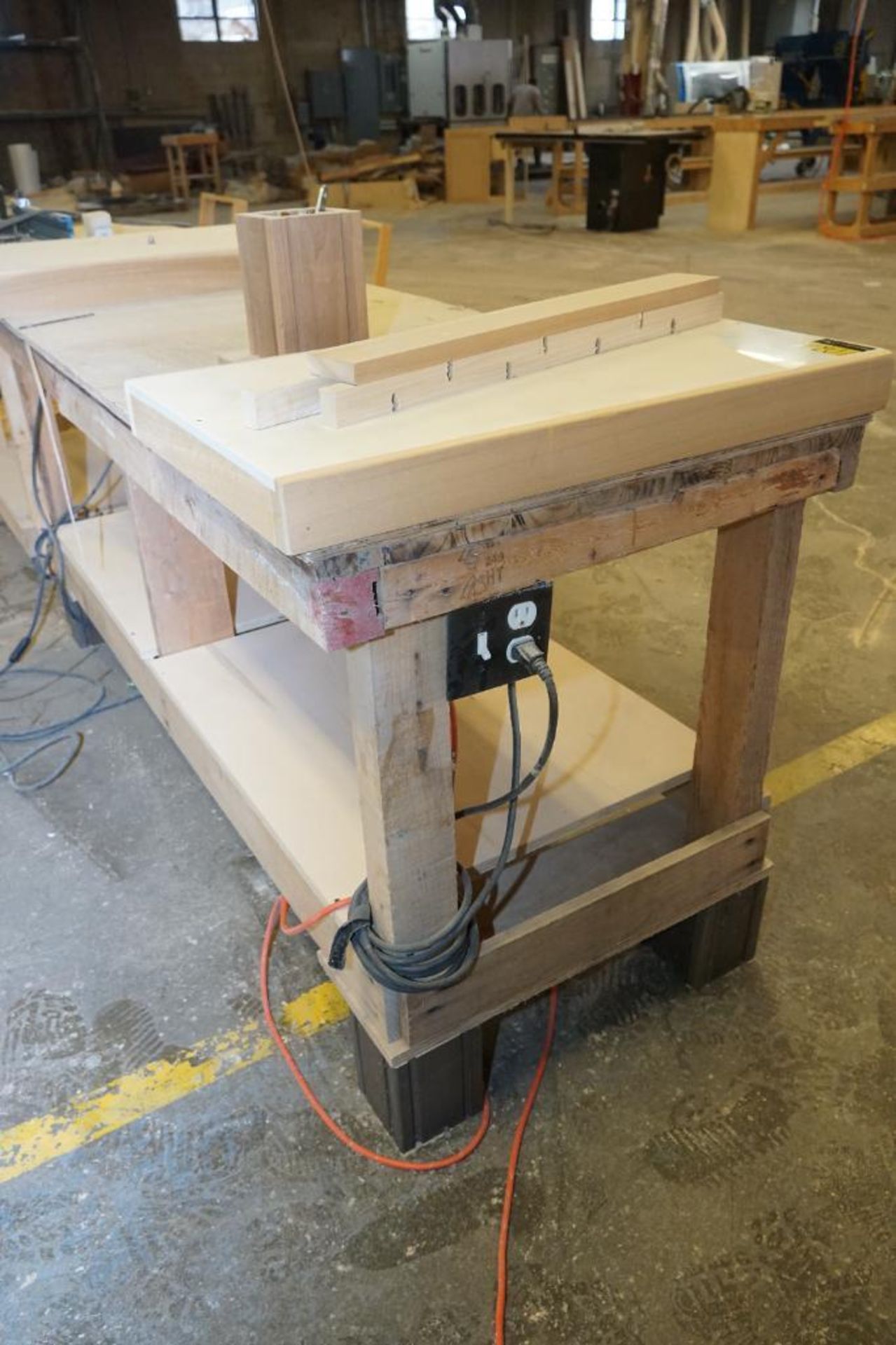 Router Table - Image 3 of 6